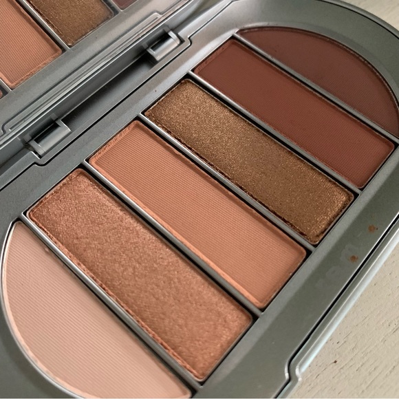 🆕 R.E.M. Beauty midnight shadows eyeshadow palette - Babydoll - Picture 2 of 8